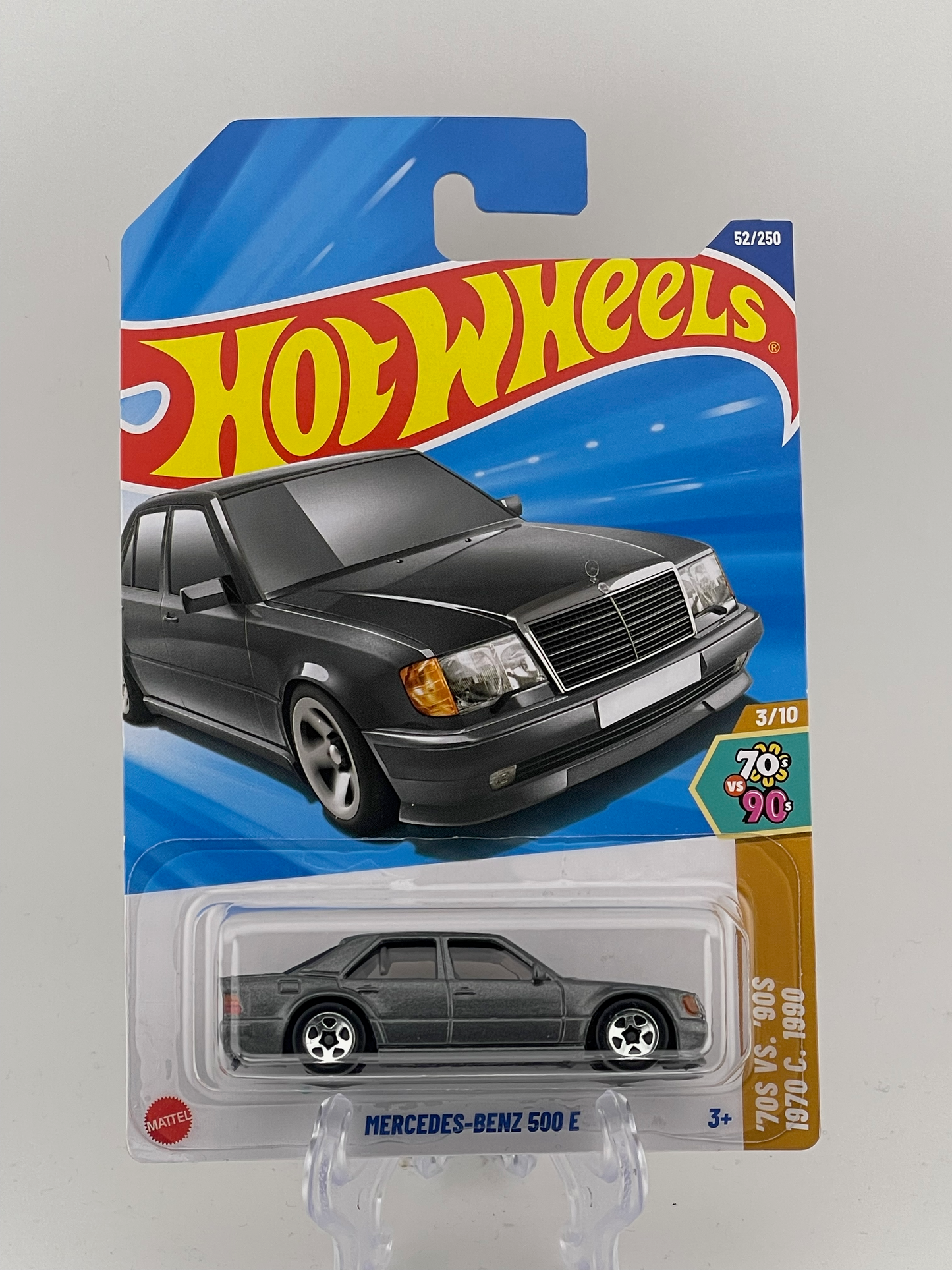 Hot Wheels Mainline Mercedes-Benz 500 E '70s VS. '90s 3/10