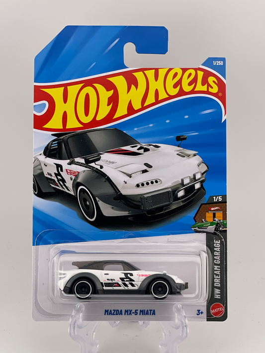 Hot Wheels Mainline Mazda MX-5 Miata HW Dream Garage 1/5