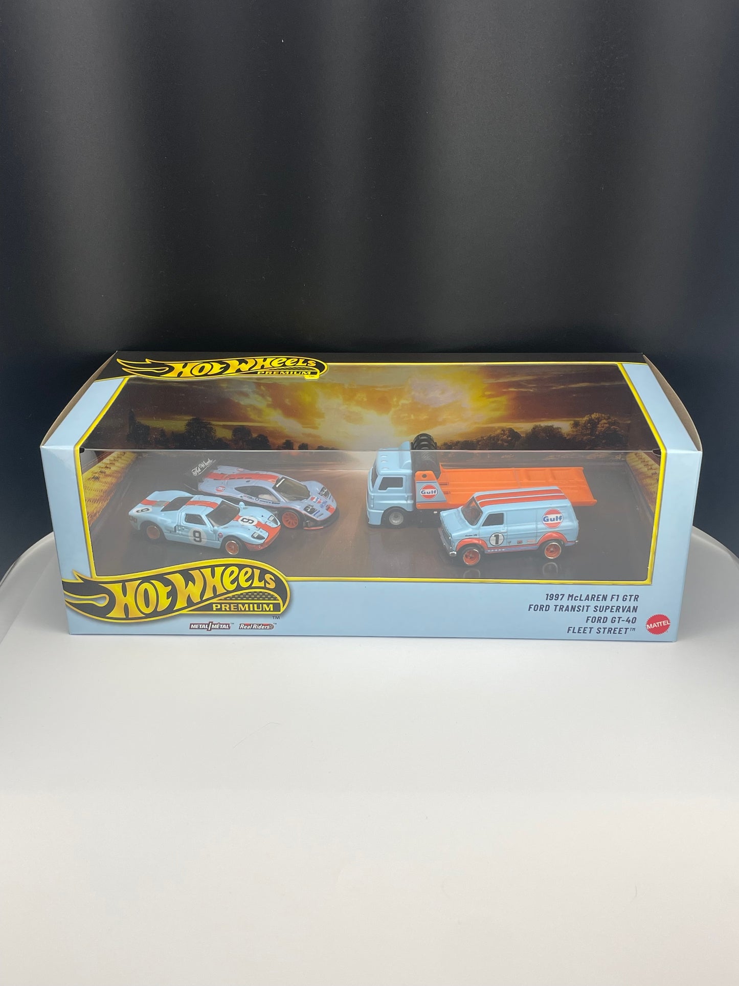 Hot Wheels Premium Collector Set Gulf Box Set