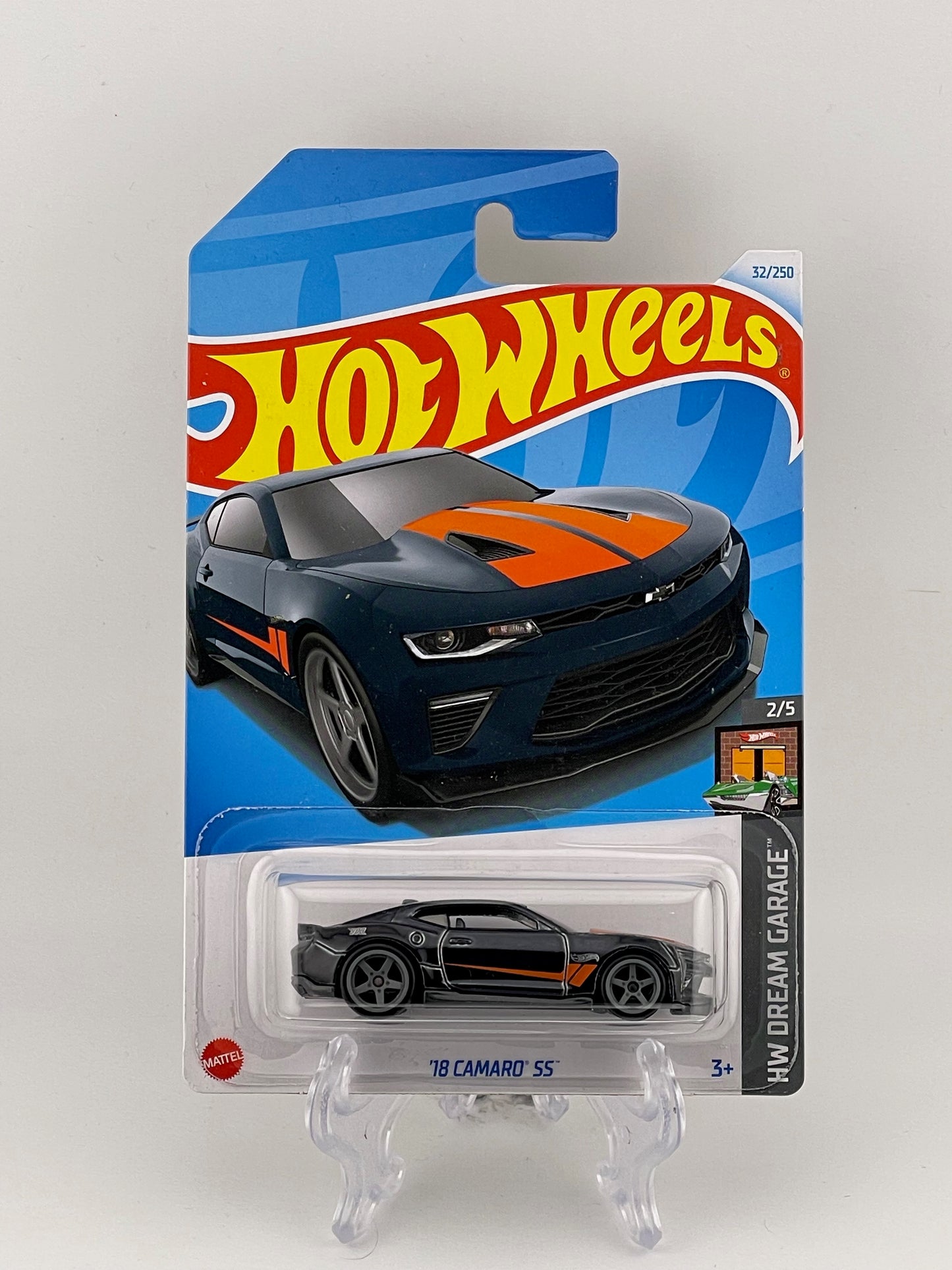 Hot Wheels Mainline Super Treasure Hunt *STH* '18 Camaro SS HW Dream Garage 2/5